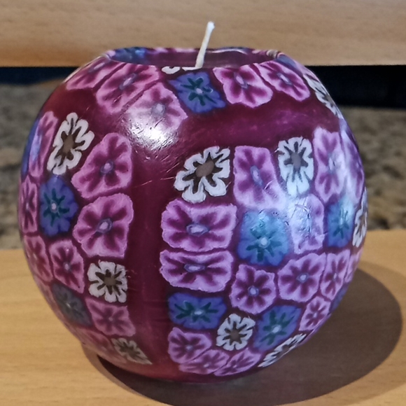 Set of 3 Candles with Metal Stand. 3 Different Beautiful Designs. - Picture 9 of 16